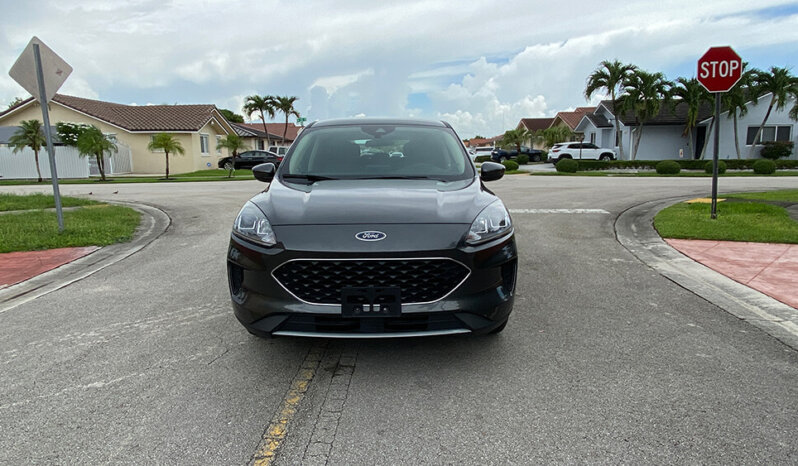 
								2020 Ford Escape SE full									