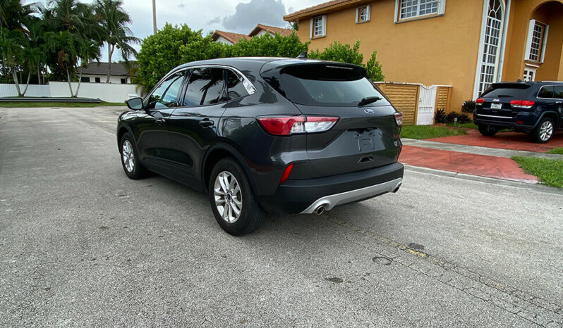 
								2020 Ford Escape SE full									