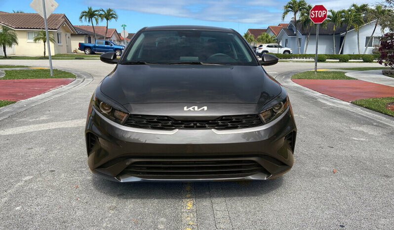 
								2023 KIA FORTE FE / LX full									