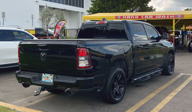 2020 Ram 1500 Big Horn 4×4 Crew Cab full